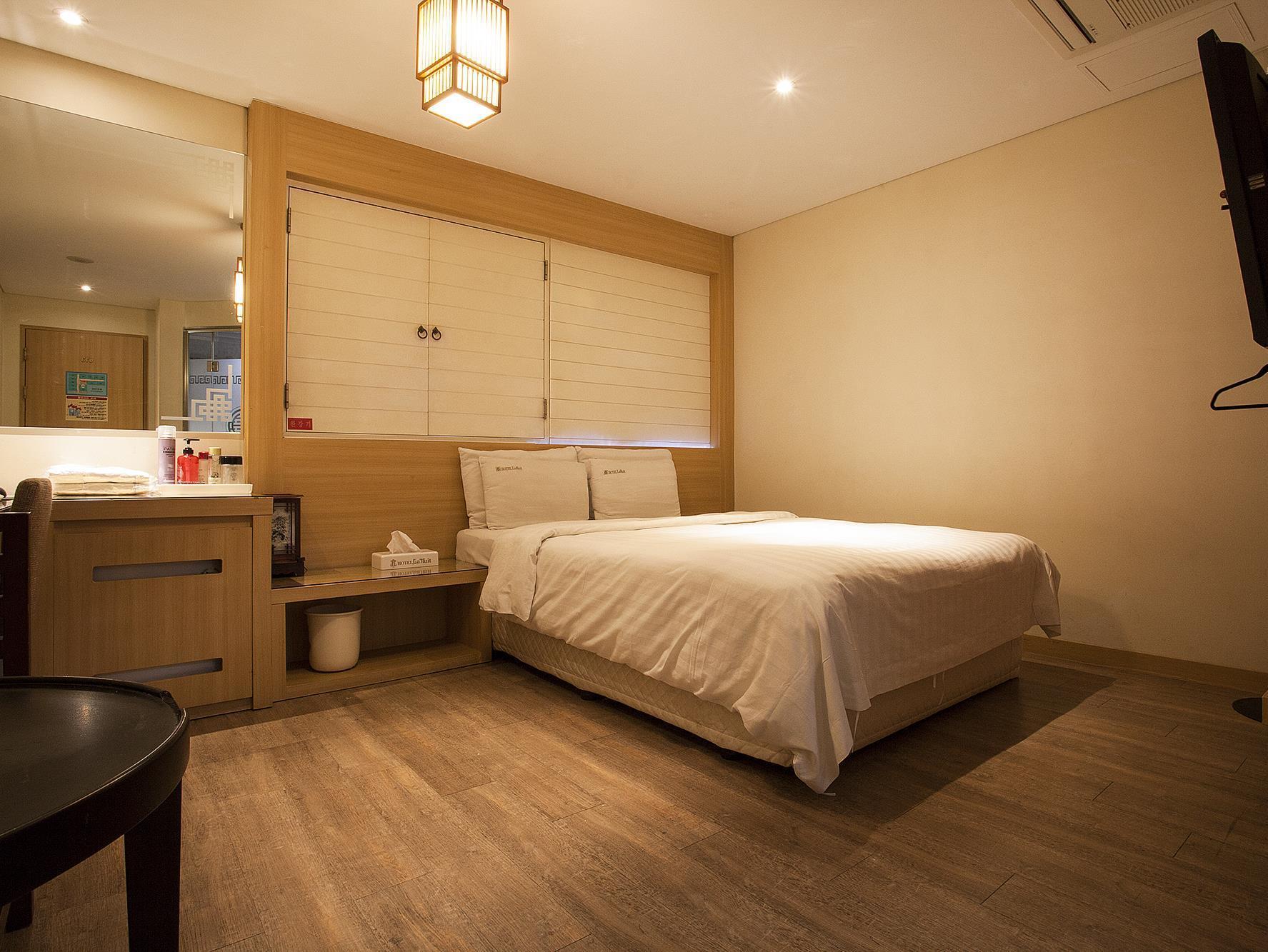 Motel Shinchon Aida