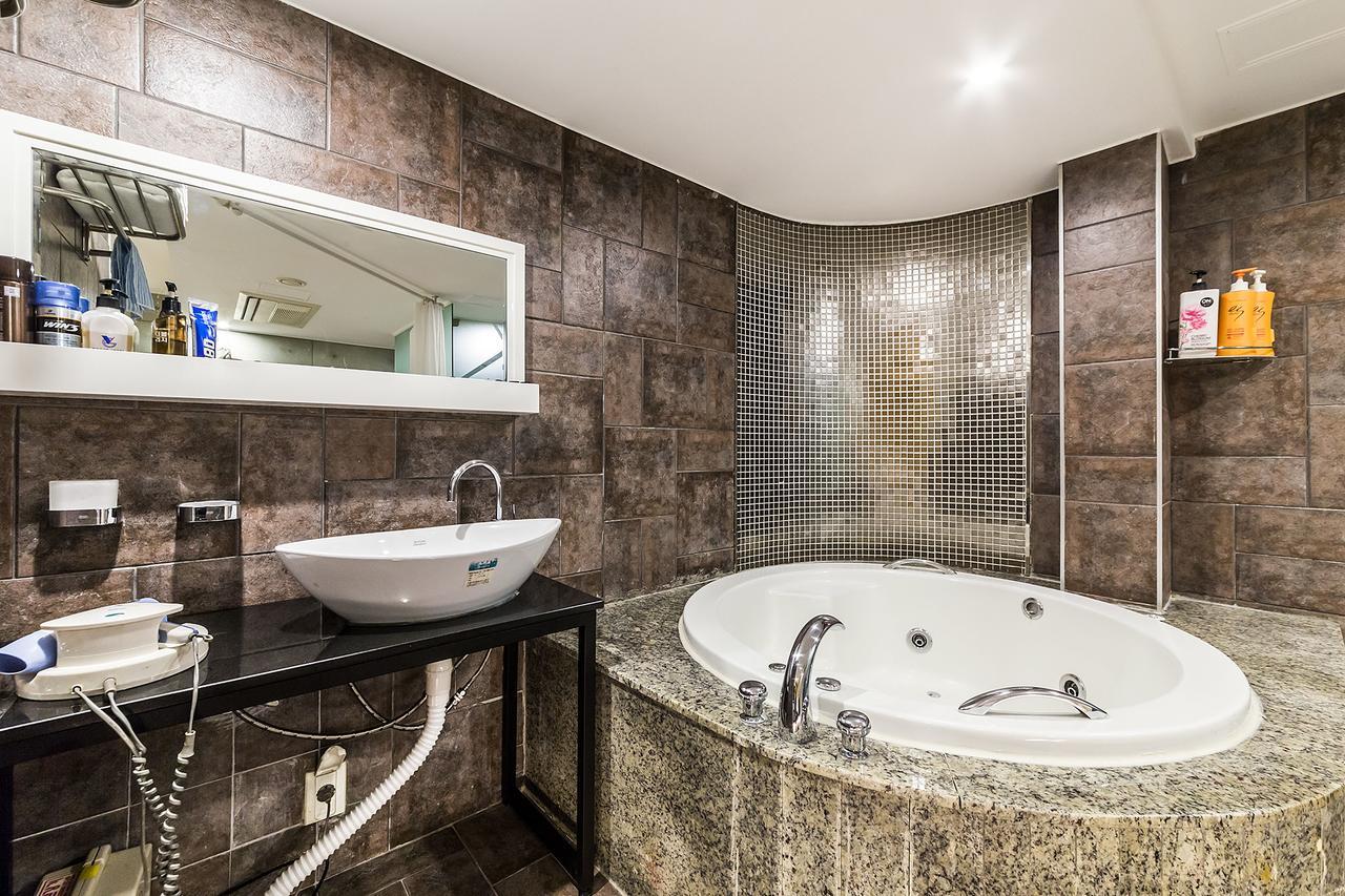 motel Shinchon Aida 3*