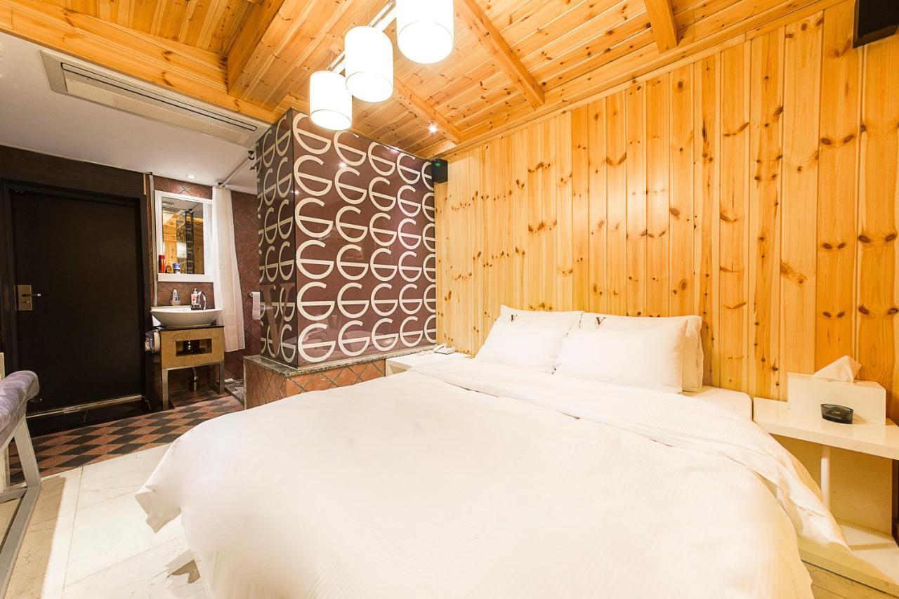Motel Shinchon Aida