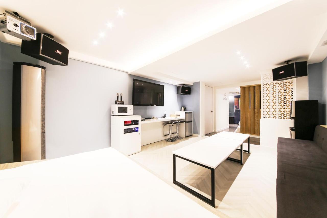 motel Shinchon Aida 3*