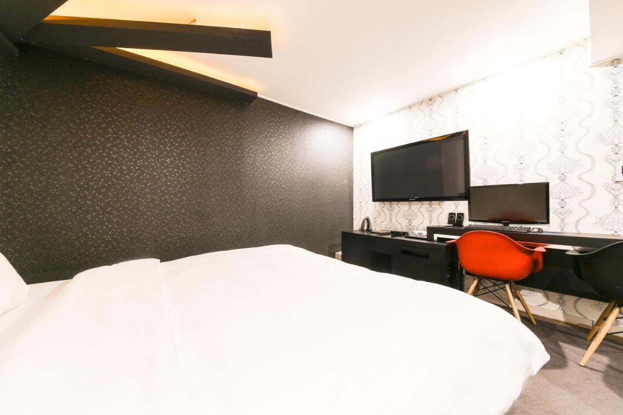 Motel Shinchon Aida 3*